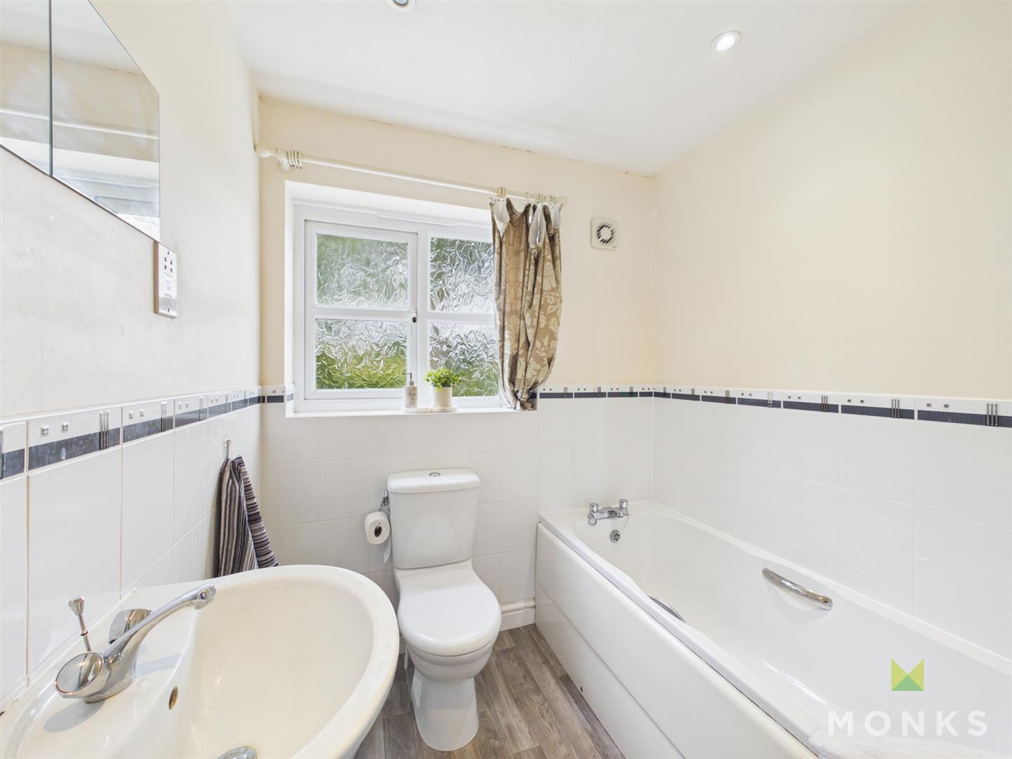 50 Milars Field, Oswestry, SY10 9PU For Sale